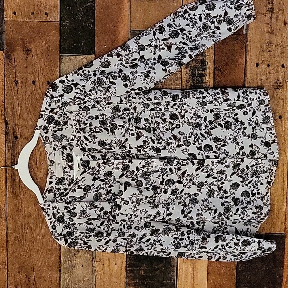 Loft Vine and Leaf Full Sleeve Blouse